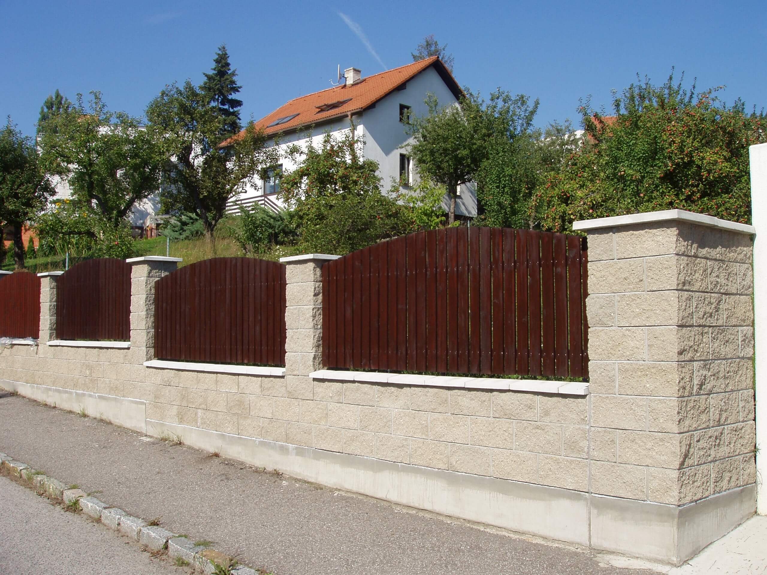 Betonové plotové tvárnice 