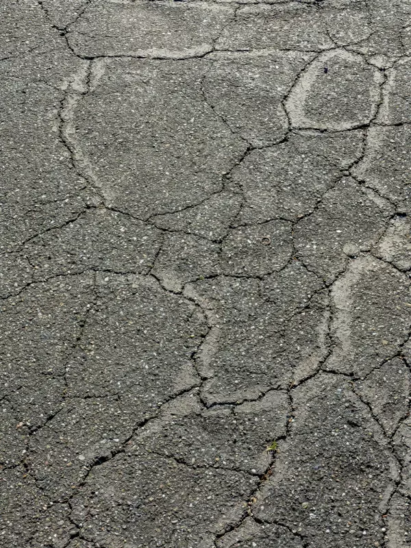 Trhlina v betonu Trhlina v betonu